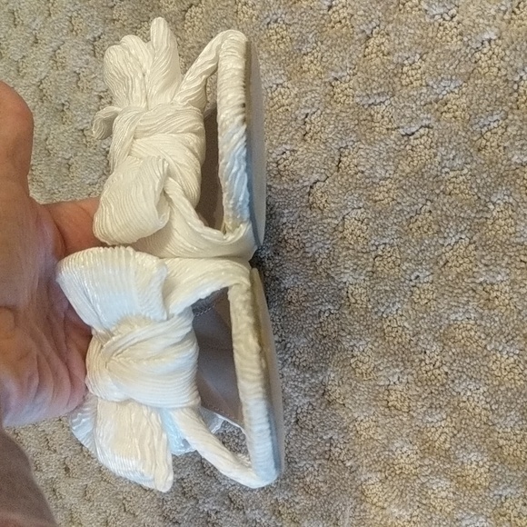 LuLus Dorothea Ivory Kodded kitten heel - Picture 4 of 8